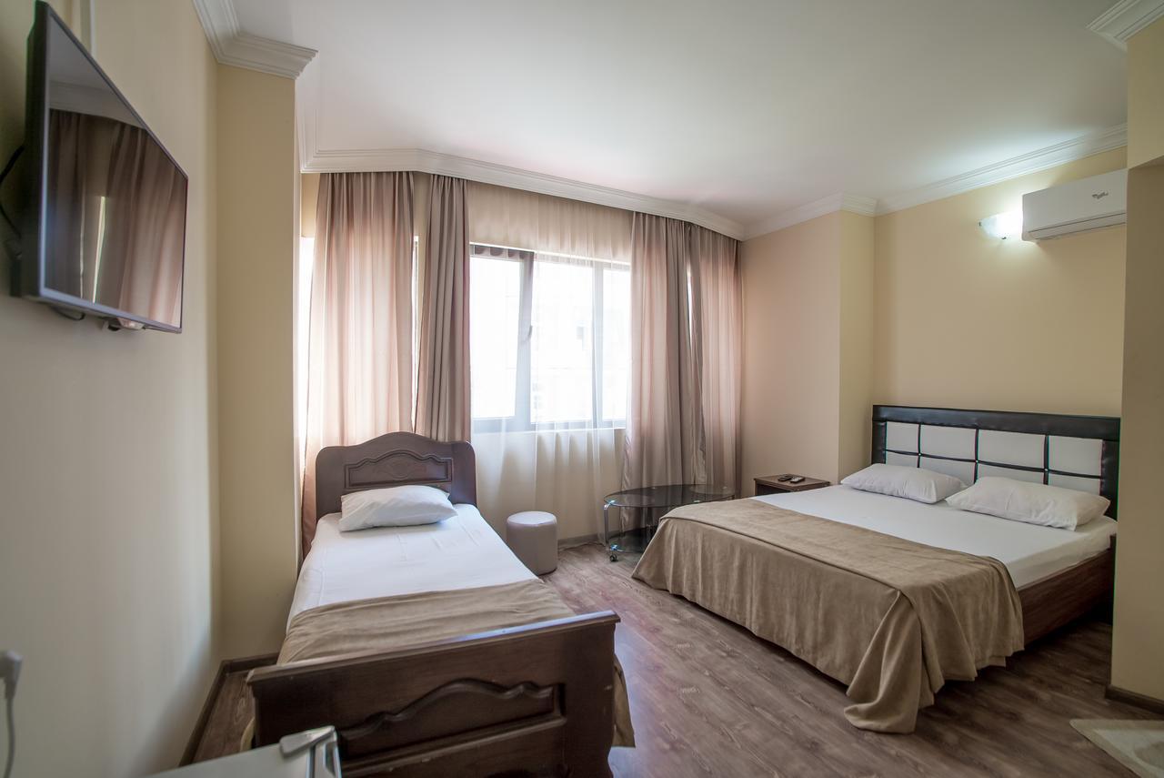 Hotel Dadiani Batumi Exterior foto