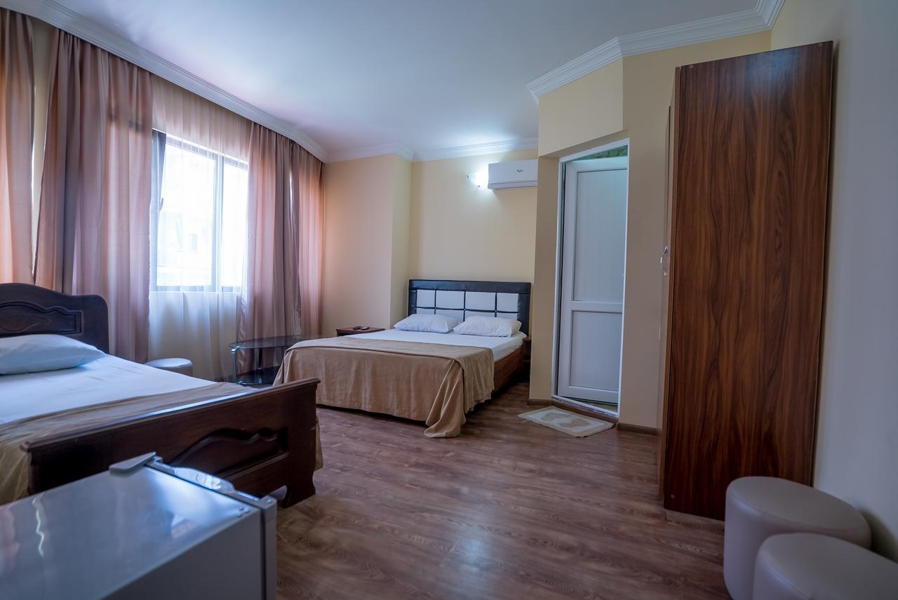 Hotel Dadiani Batumi Exterior foto